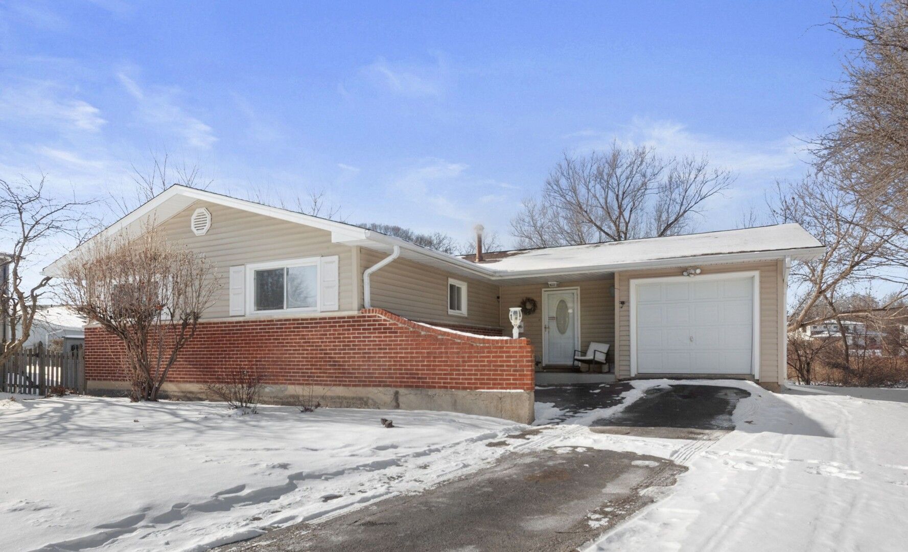 106 Cedar Court — Schaumburg, IL 60193