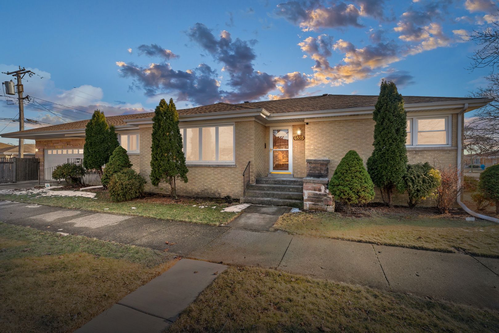 4855 Sayre Avenue — Chicago, IL 60656