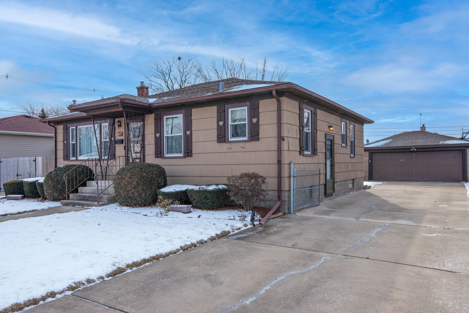 827 E 160th Place — South Holland, IL 60473