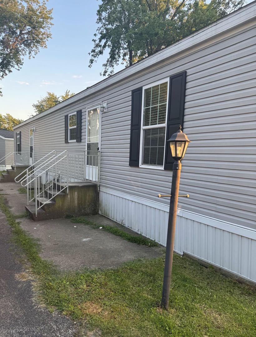 238 Dewey Street — Urbana, IL 61802