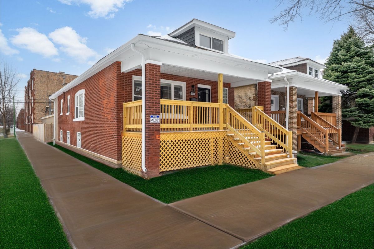 6101 Maplewood Avenue, Chicago, IL 60629