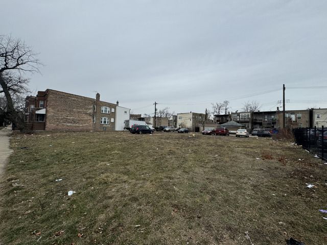 4222 W Adams Street — Chicago, IL 60624