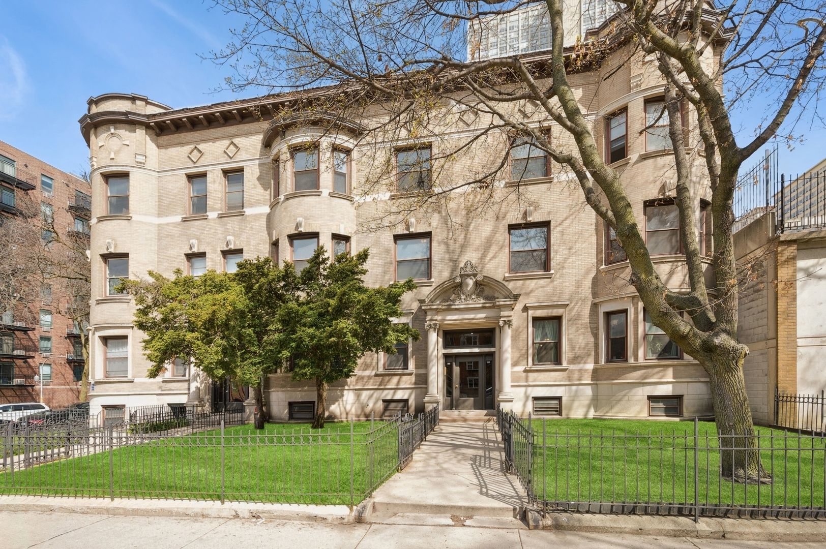 668 W Sheridan Road #1 — Chicago, IL 60613