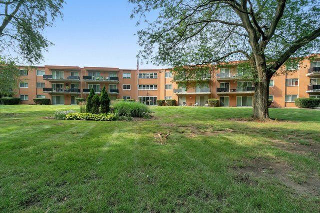 940 Holbrook Road #6A — Homewood, IL 60430