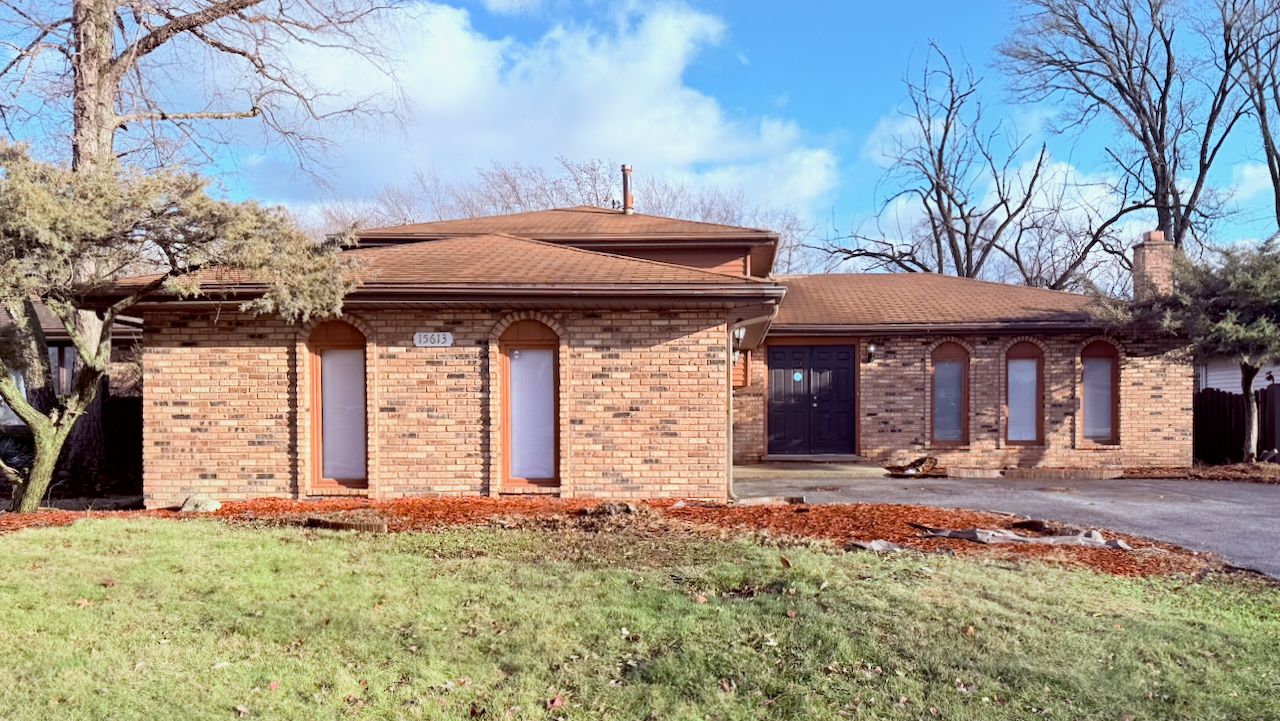 15613 Calumet Drive — South Holland, IL 60473