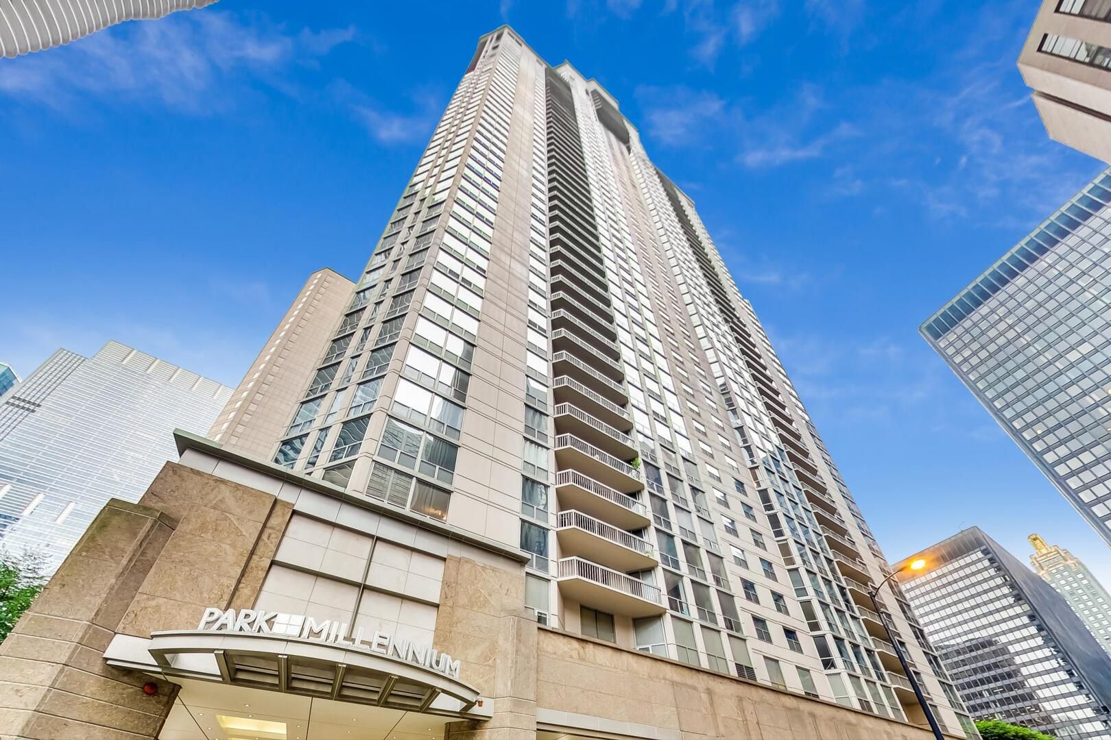222 N COLUMBUS Drive #1602 — Chicago, IL 60601