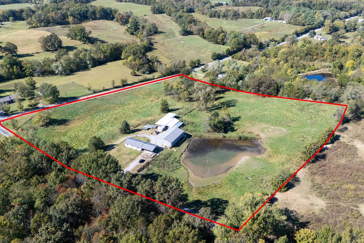 104 E Boundary Road, Creal Springs, IL 62922