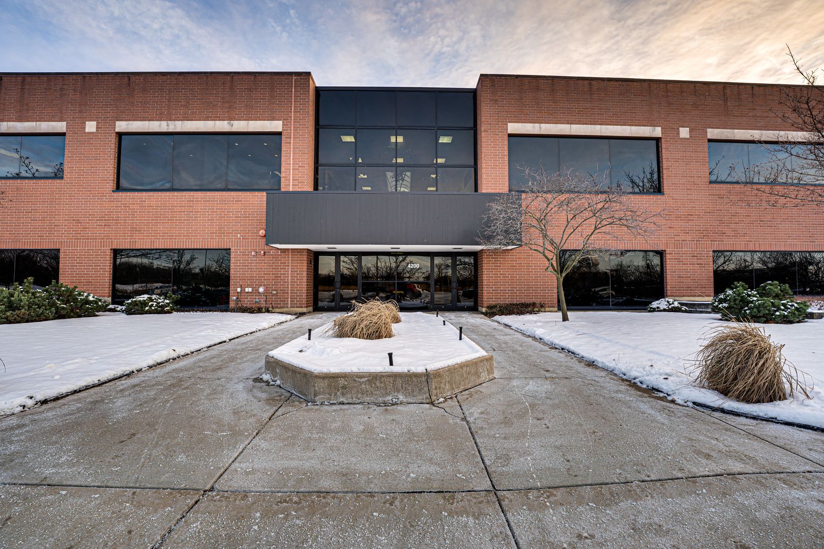 4200 Cantera Drive #204 — Warrenville, IL 60555