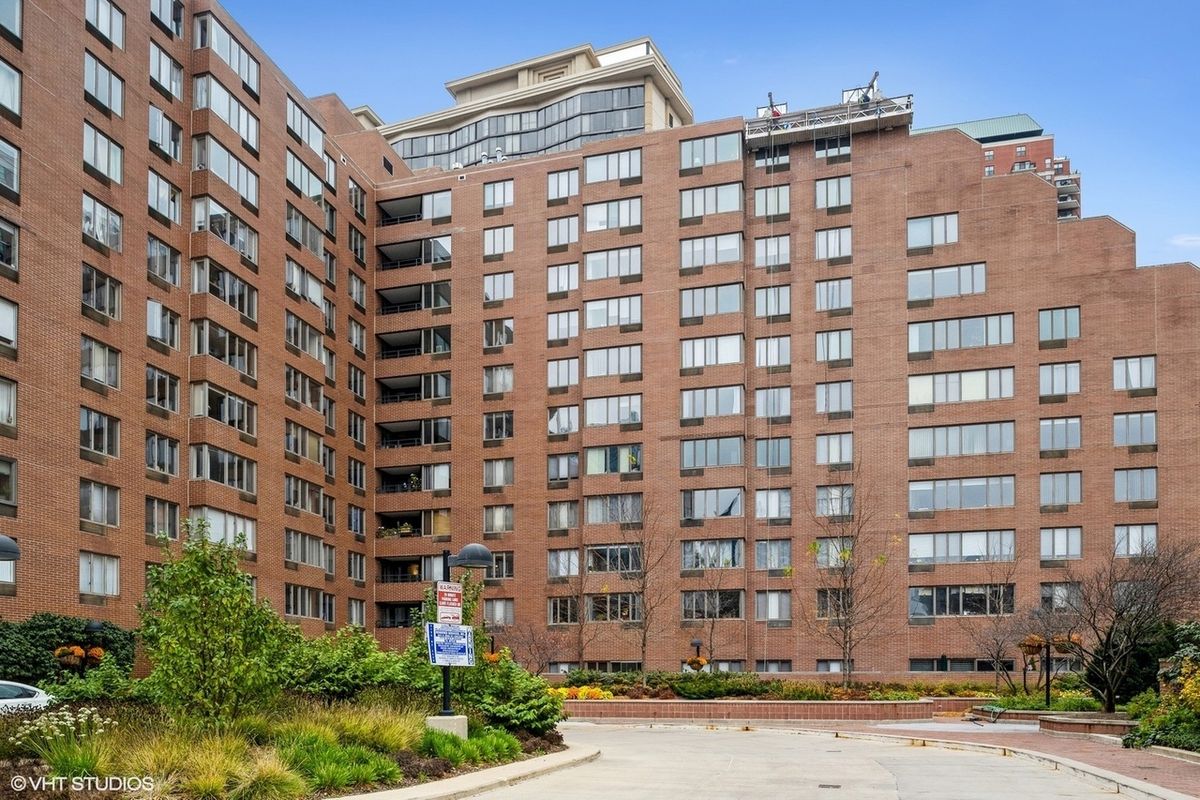 801 Plymouth Court, Chicago, IL 60605