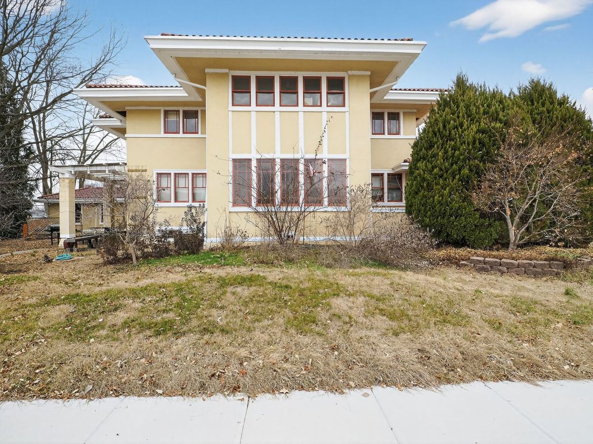 1207 12th Street, Lawrenceville, IL 62439