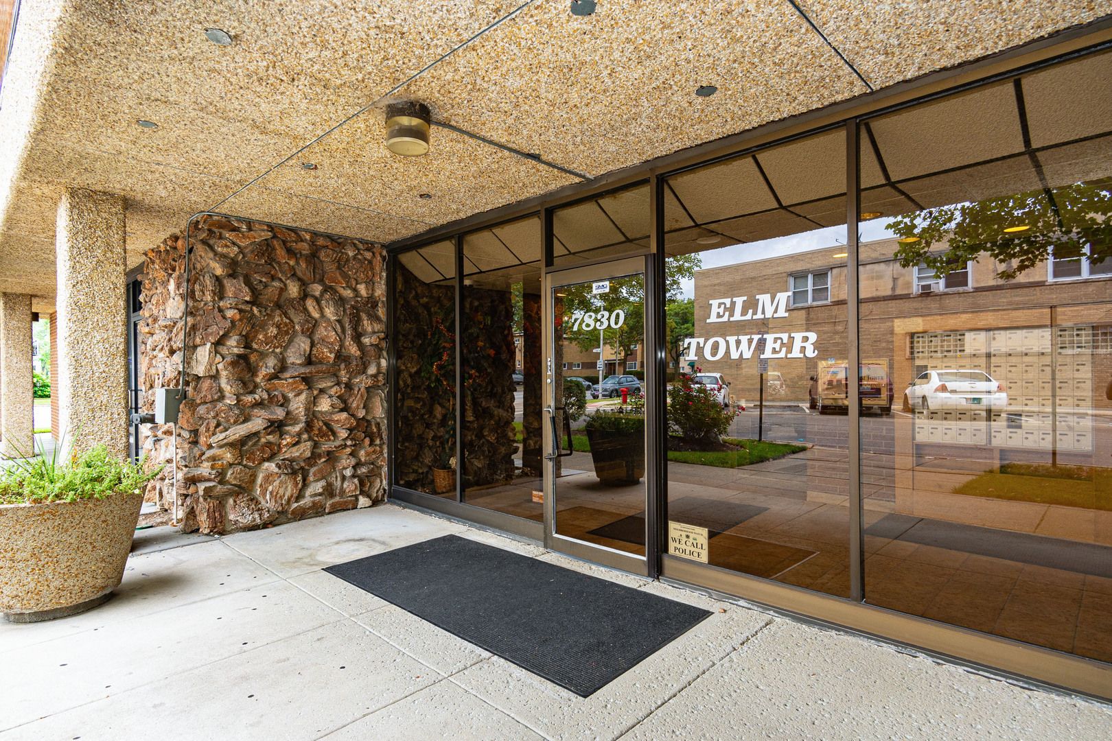 7830 W North Avenue #414 — Elmwood Park, IL 60707
