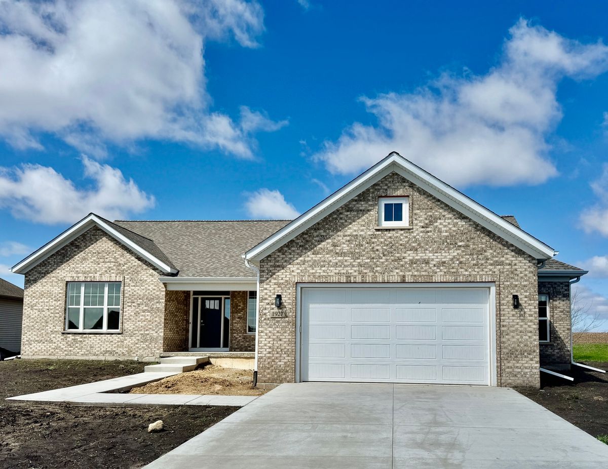 1927 PARKSIDE Drive, Sycamore, IL 60178