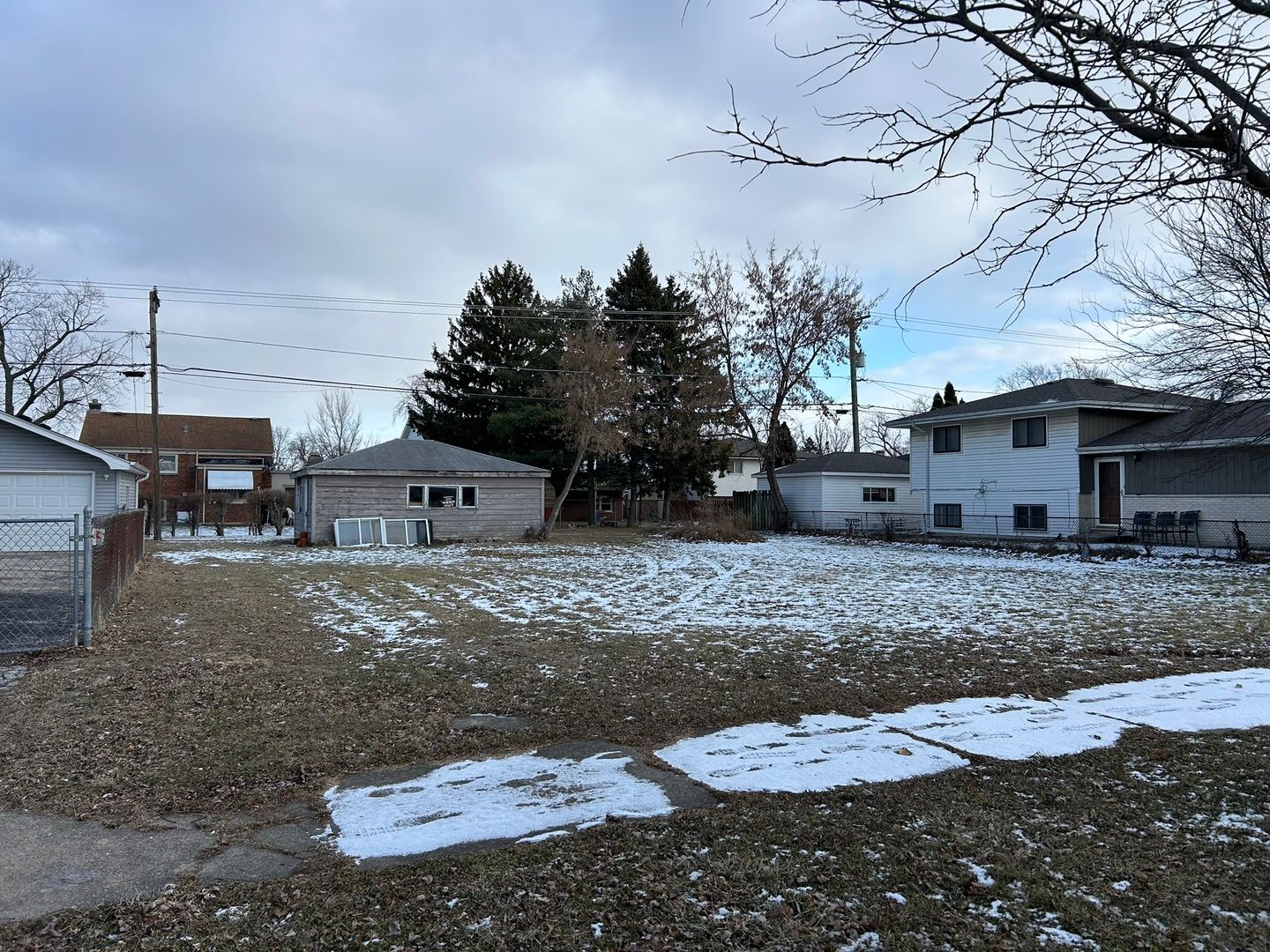 4223 Elm Avenue — Lyons, IL 60534