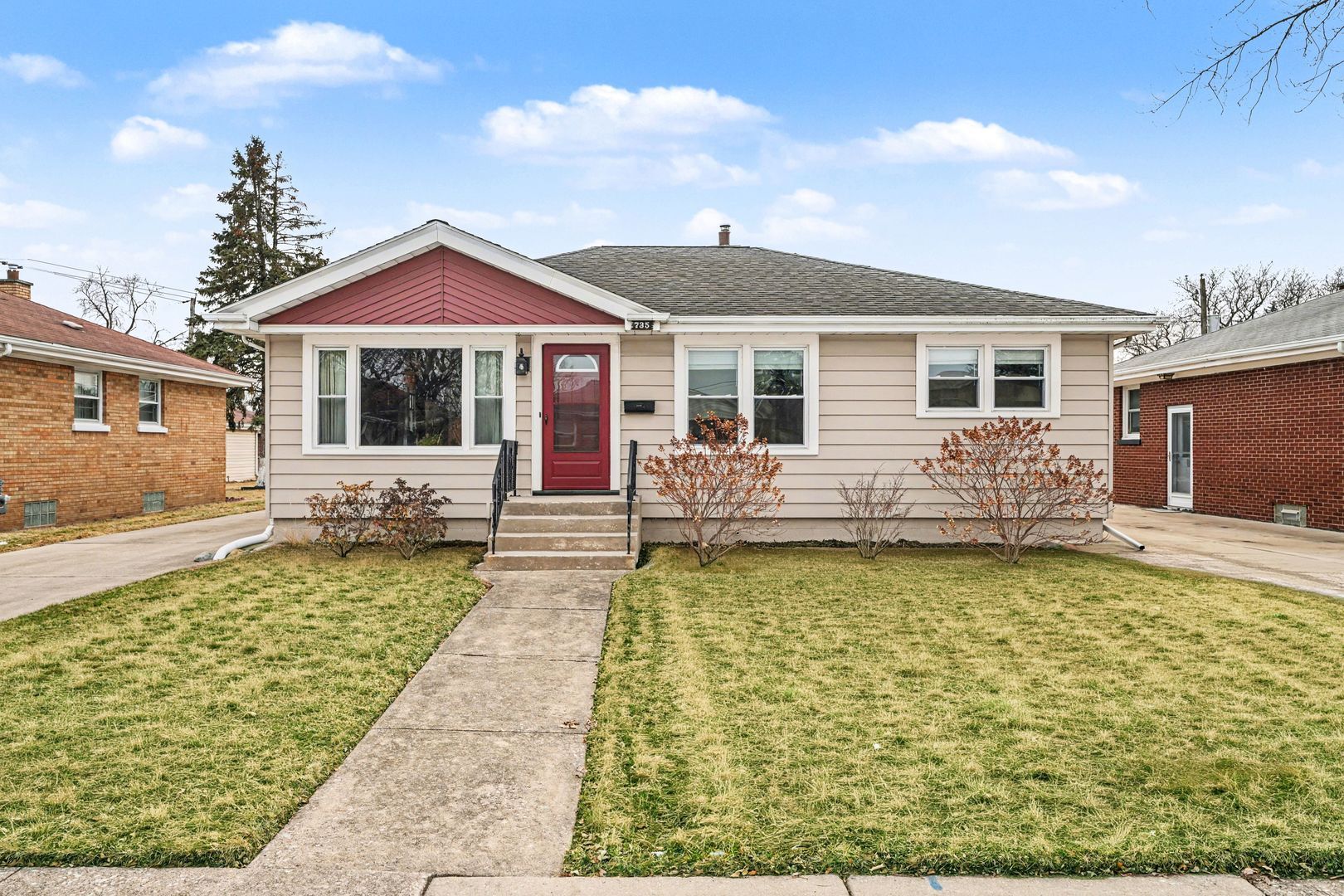 735 E 163rd Street — South Holland, IL 60473