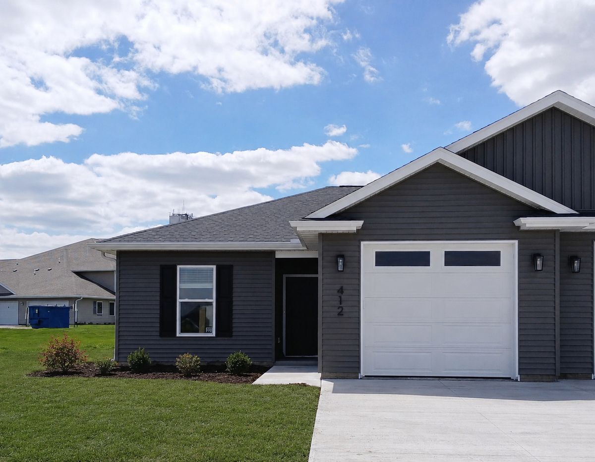 412 2ND Avenue, Eldridge, IA 52748