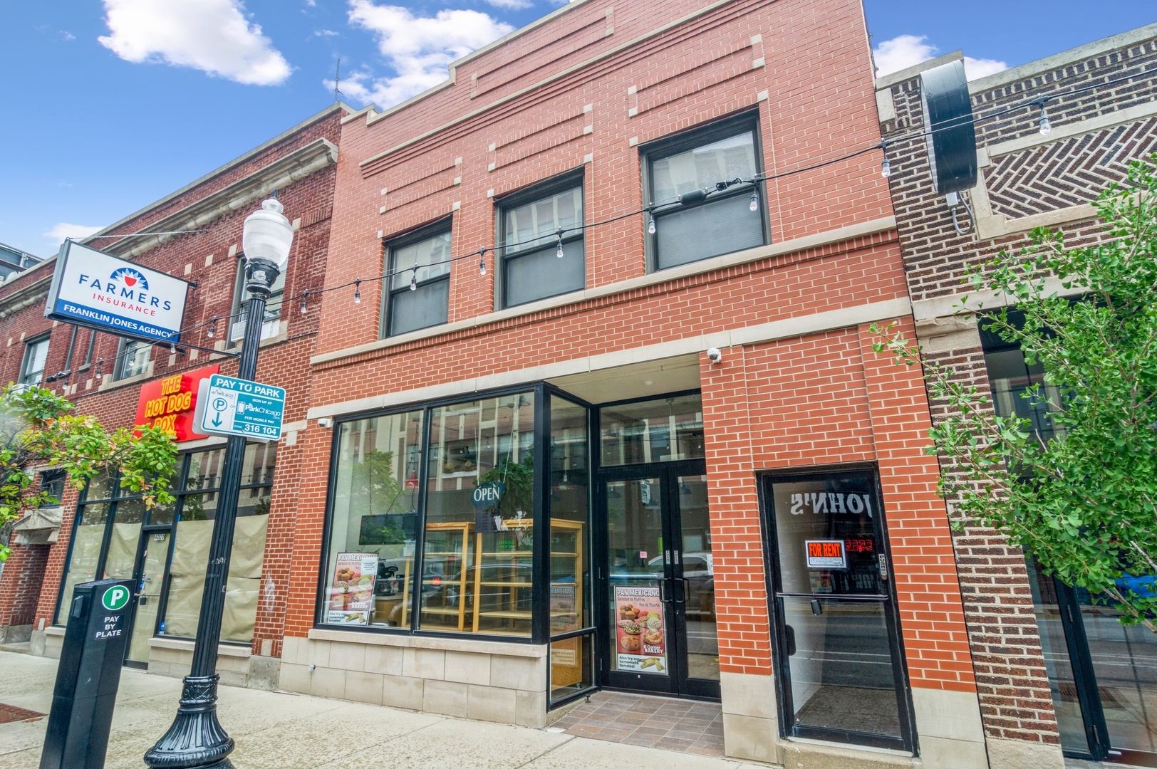 4022 N Milwaukee Avenue — Chicago, IL 60641