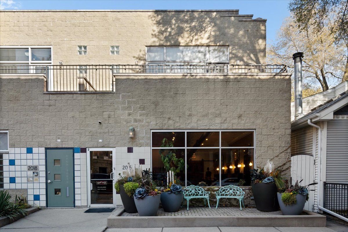 2016 Concord Place, Chicago, IL 60647