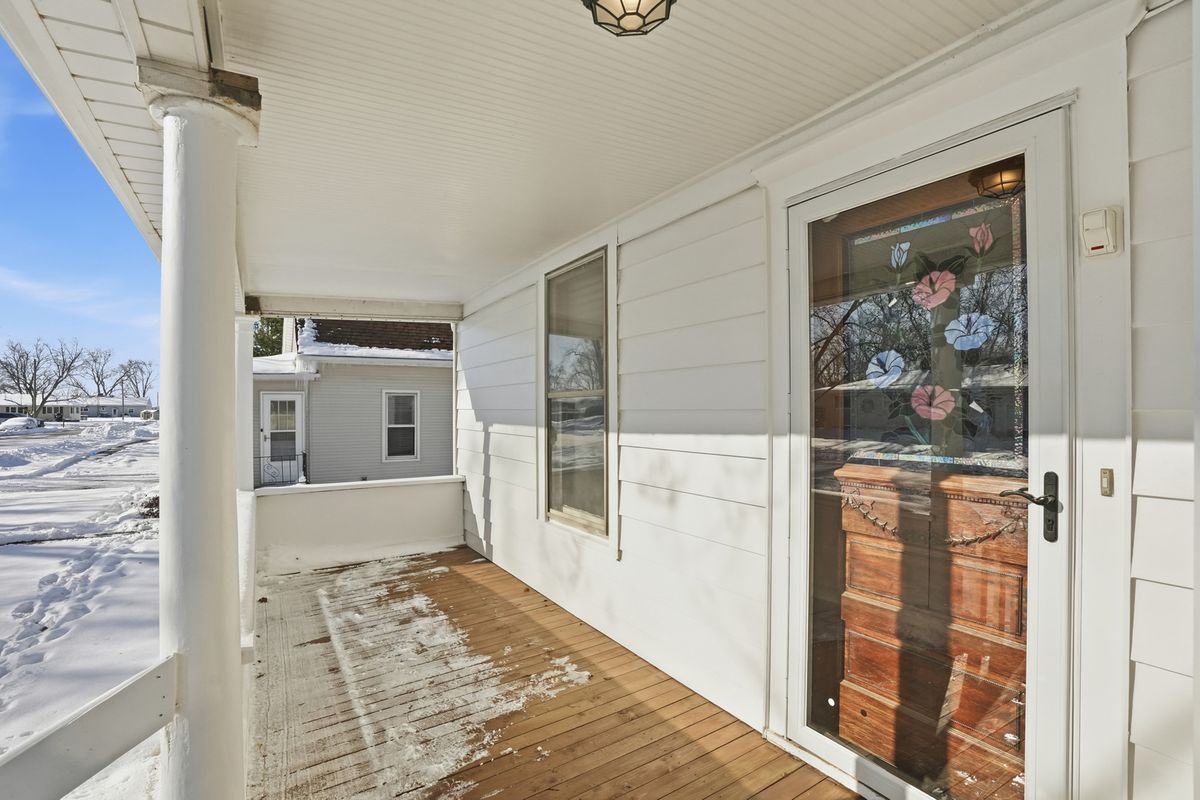 307 W Curtis Street, Grant Park, IL 60940