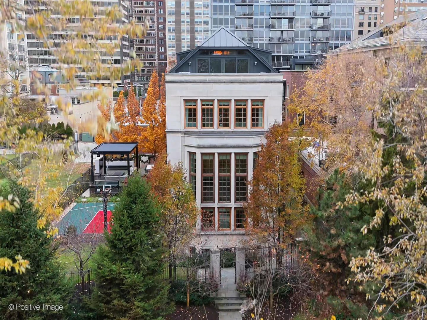 3026 N Lake Shore Drive — Chicago, IL 60657
