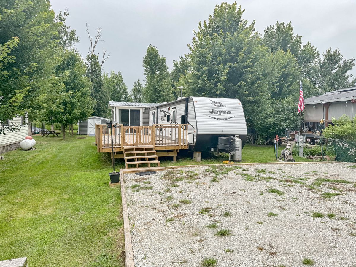 22/103 Woodhaven, Sublette, IL 61367