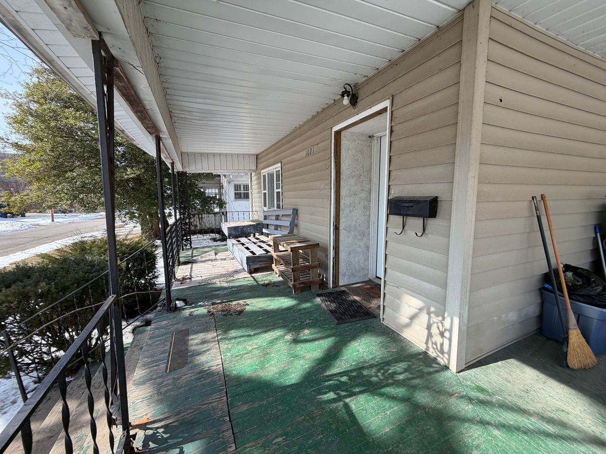1021 Jefferson Avenue, Charleston, IL 61920