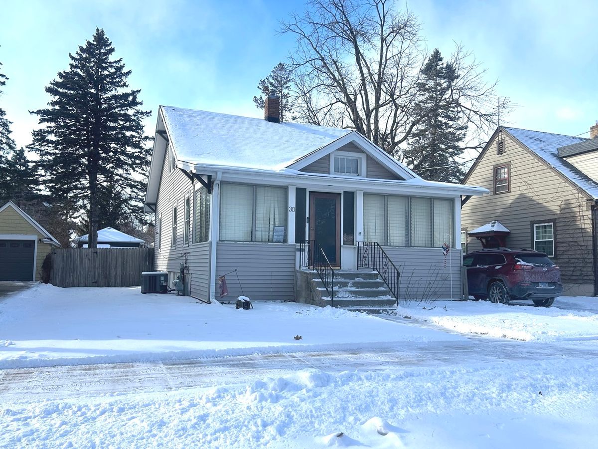 30 Commonwealth Avenue, Elgin, IL 60123