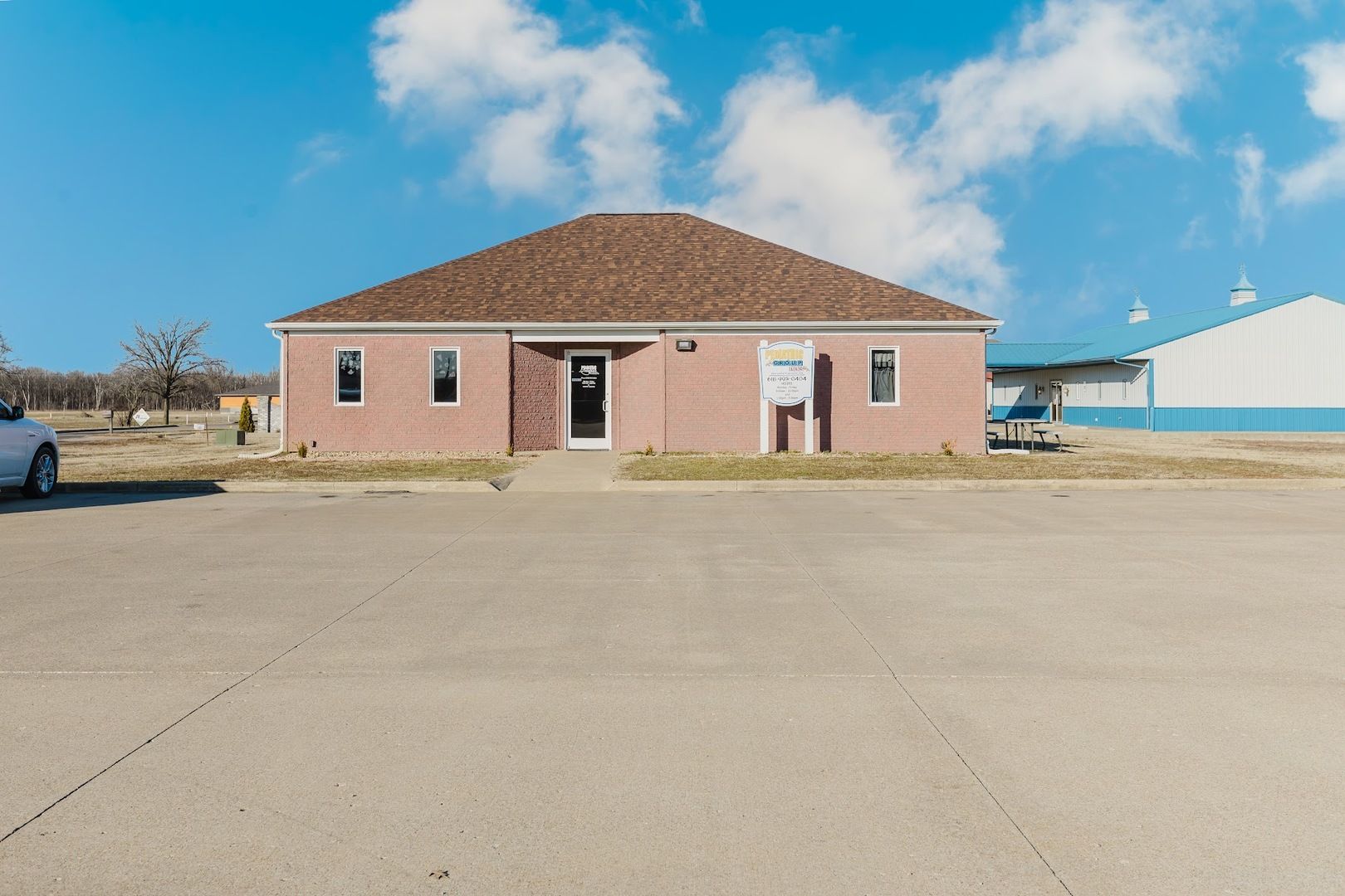 24 & 28 Veterans Drive — Harrisburg, IL 62946