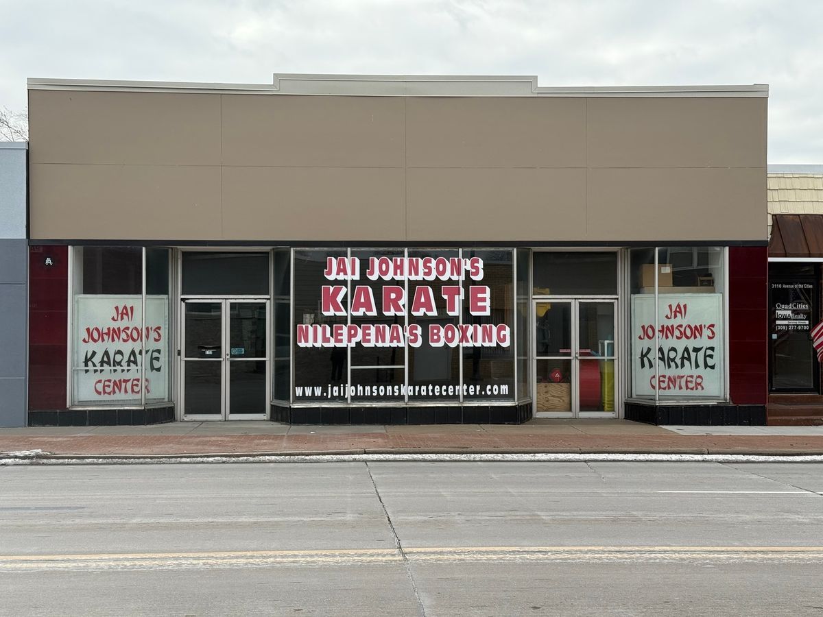 3112 Avenue of the Cities Avenue, Moline, IL 61265