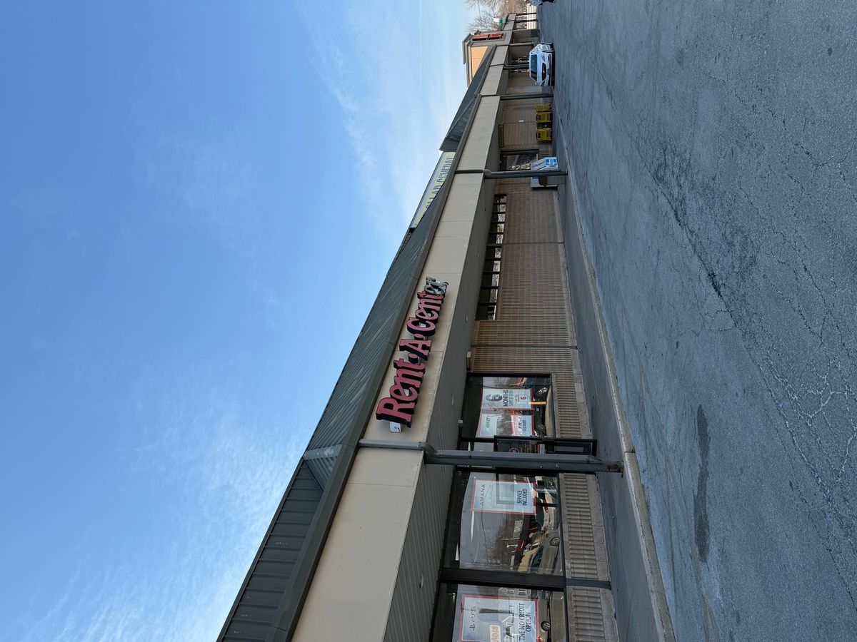 185 S Kennedy Drive #105, Bradley, IL 60915