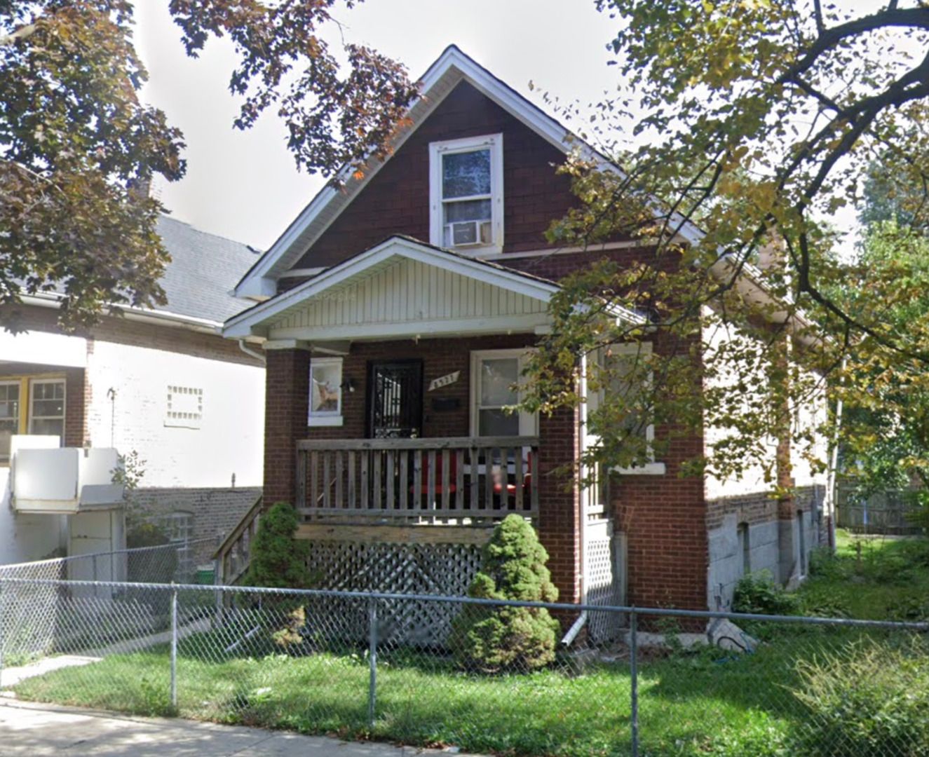 8527 S COLFAX Avenue — Chicago, IL 60617