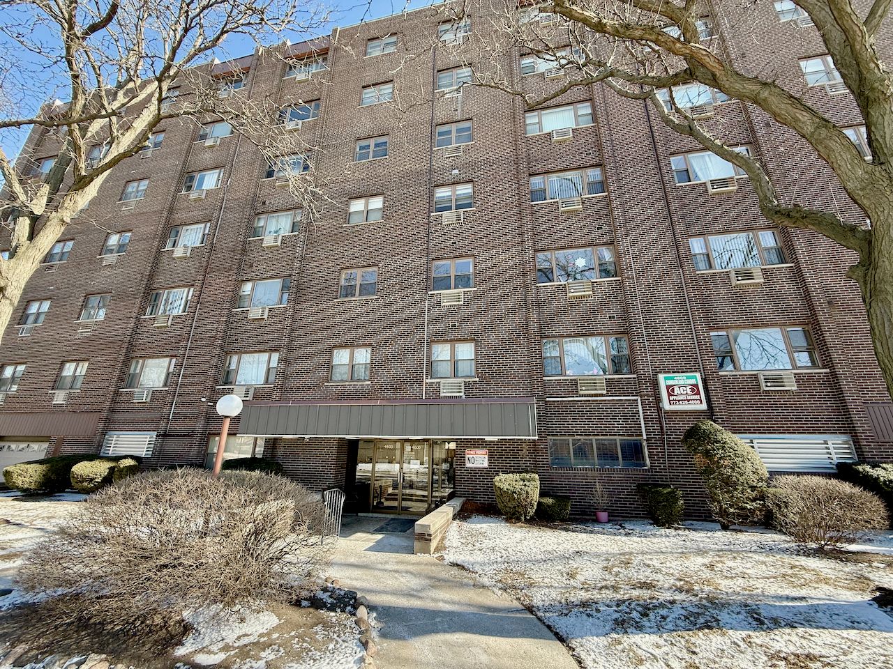 4600 N CUMBERLAND Avenue #101 — Chicago, IL 60656
