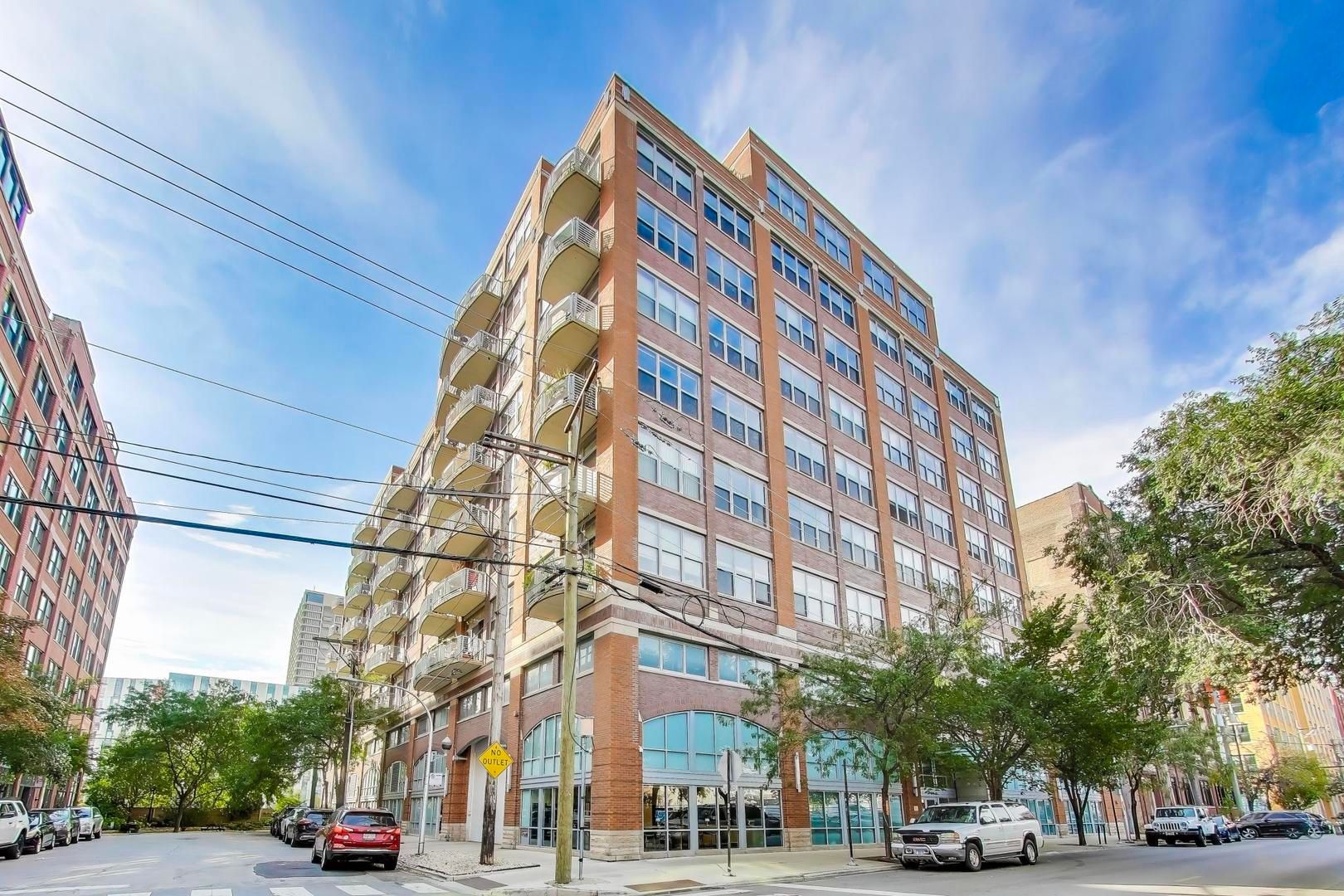 933 W Van Buren Street #425 — Chicago, IL 60607