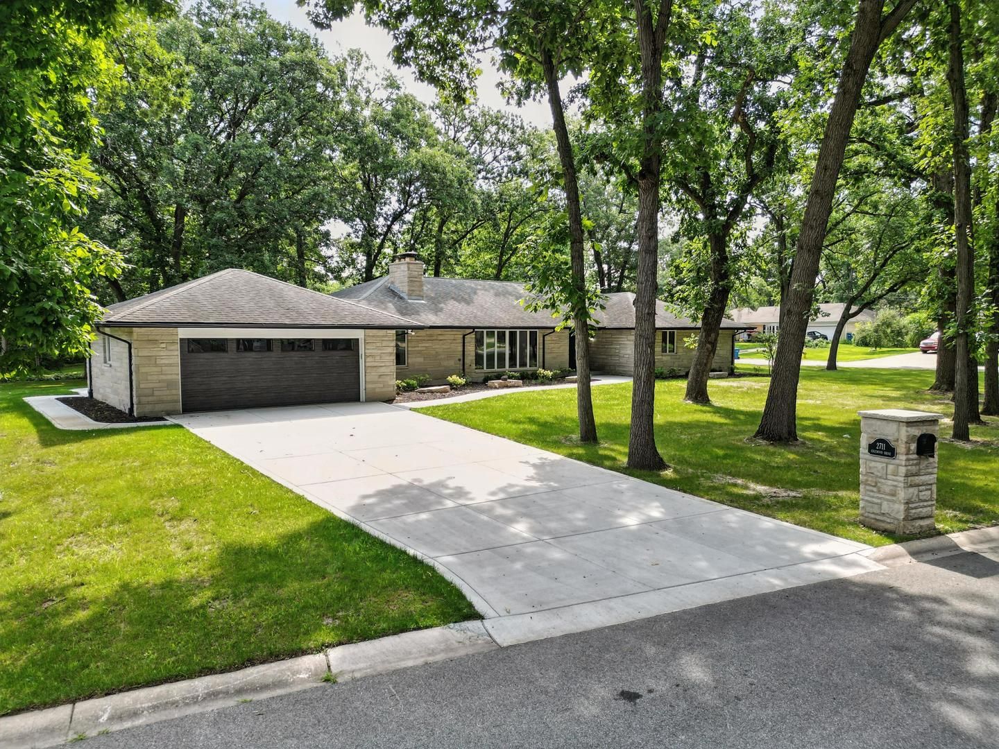 2711 Edgewood Drive — Dyer, IN 46311