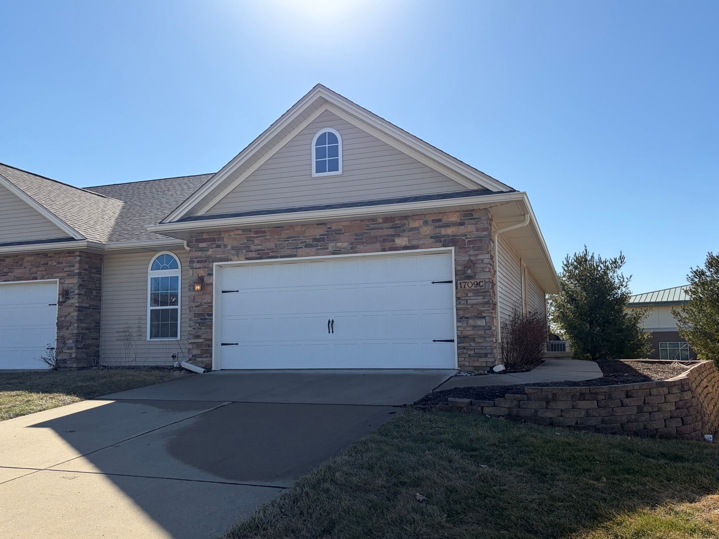 1709 Timber Wolf Lane #C — Mahomet, IL 61853