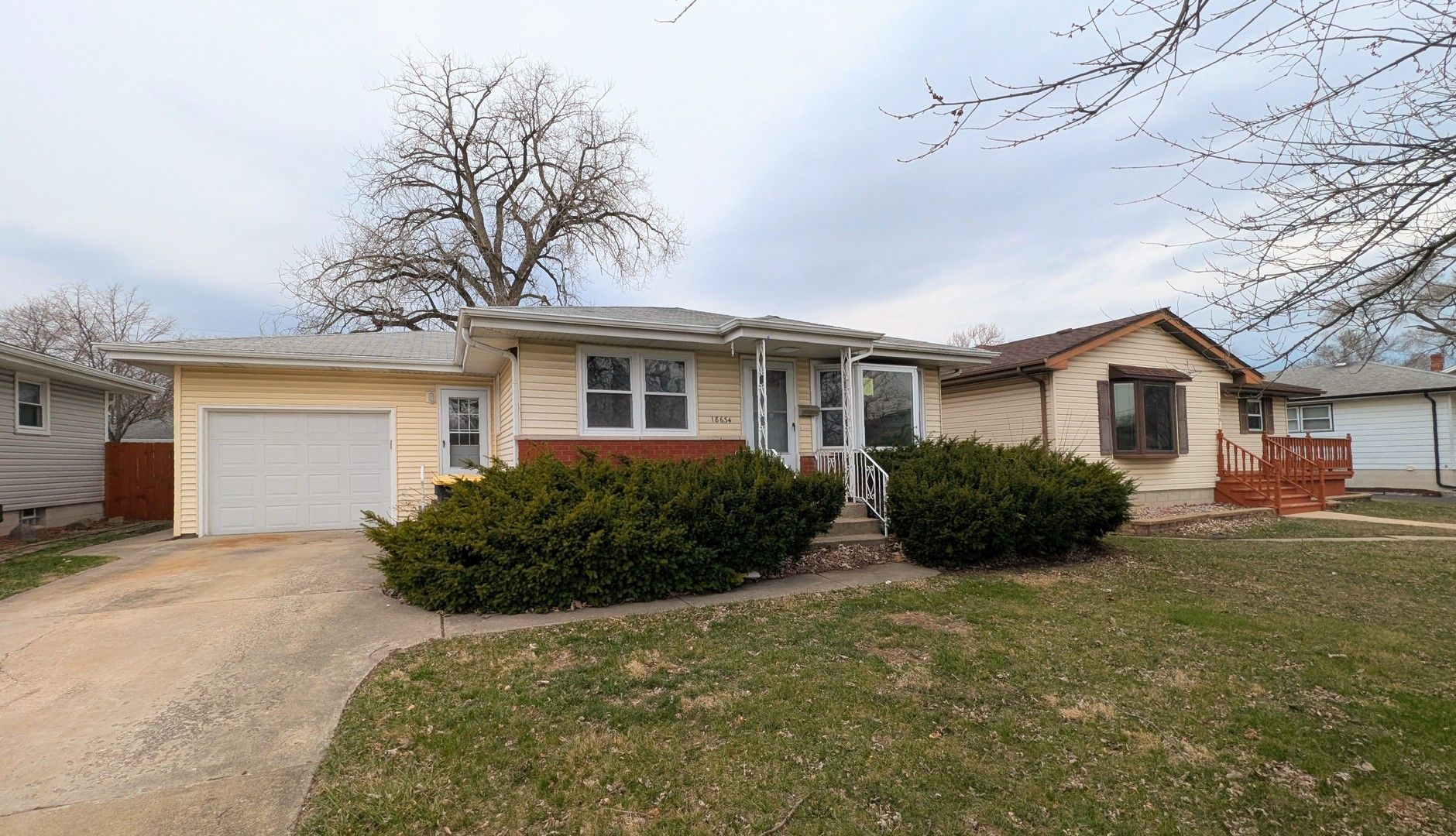 18634 Bernadine Street — Lansing, IL 60438