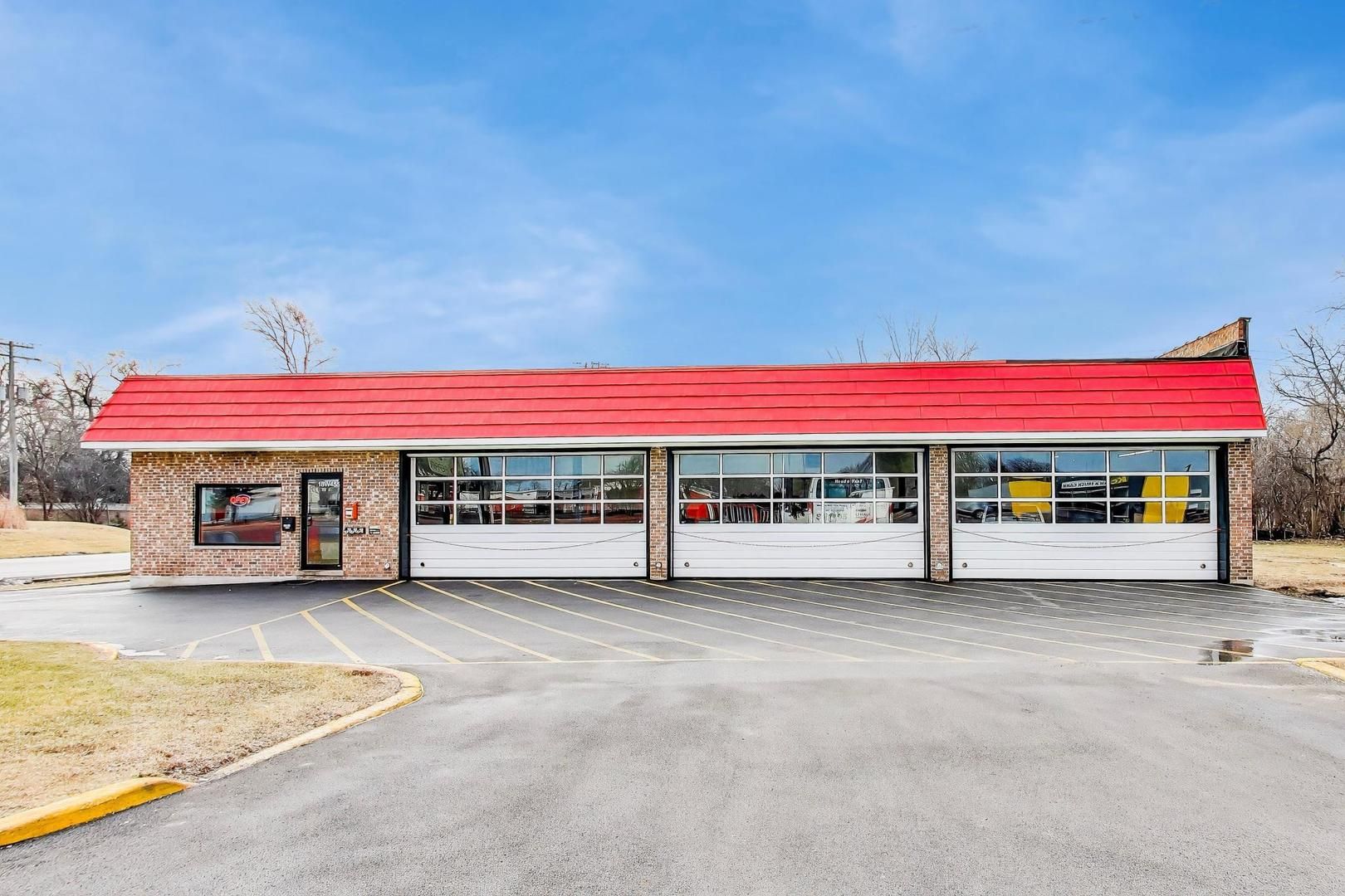 18W455 Roosevelt Road — Lombard, IL 60148