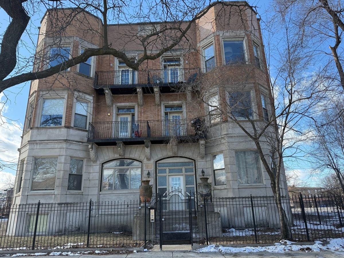 5014 KING Drive, Chicago, IL 60615