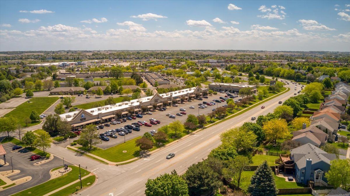 1154 Douglas Road — Oswego, IL 60543