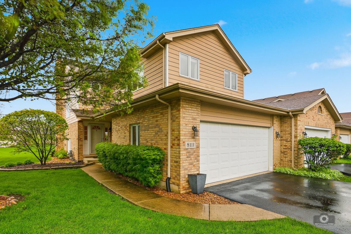 8111 Brushwood Lane, Tinley Park, IL 60487