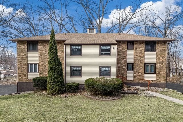 23 Cherry Hill Court #124 — Hampton, IL 61256