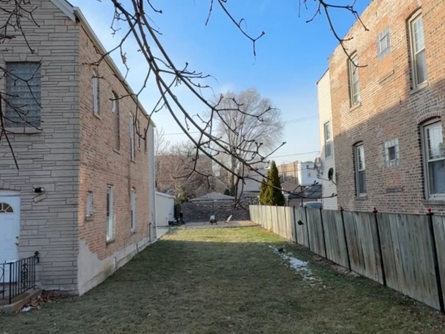 1410 N Avers Avenue — Chicago, IL 60651