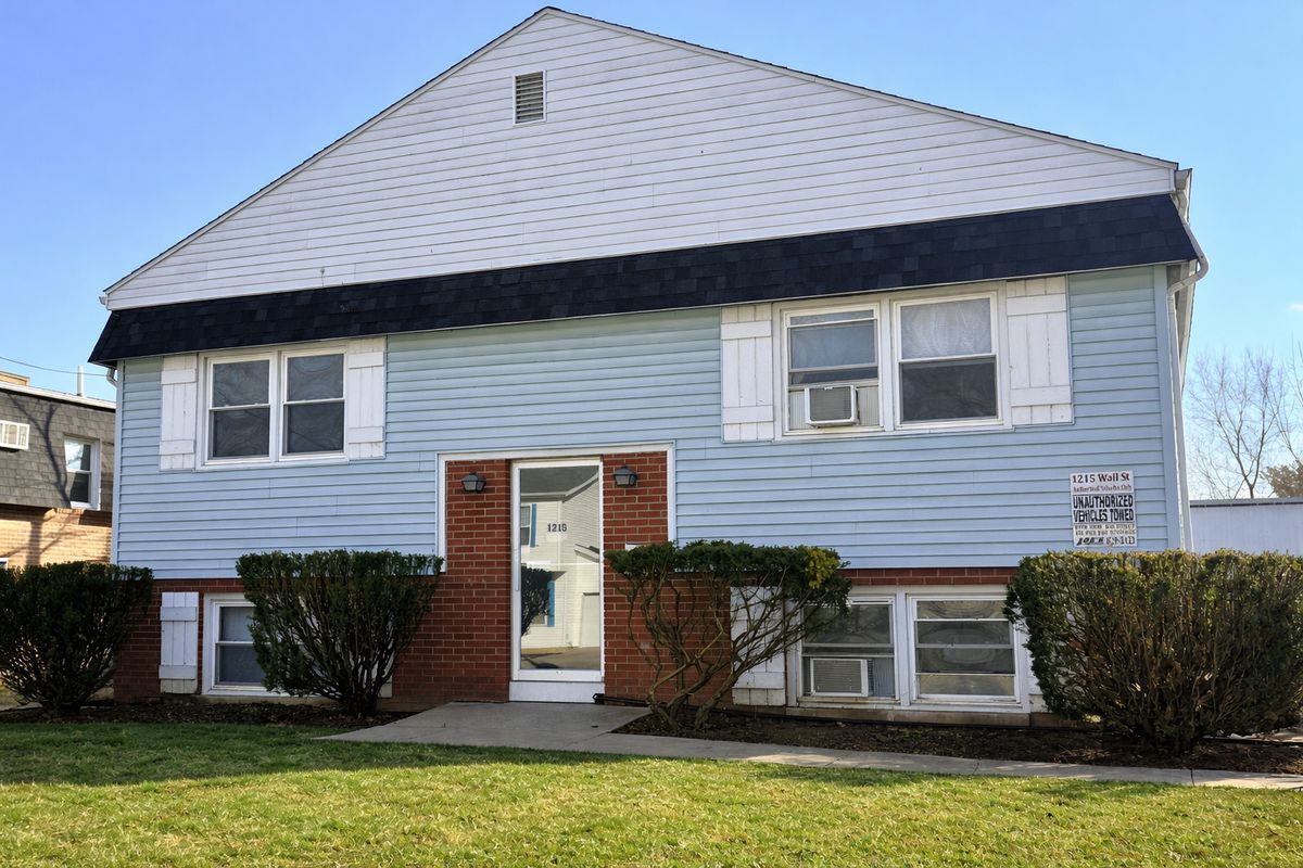 1215 Wall Street, Normal, IL 61761