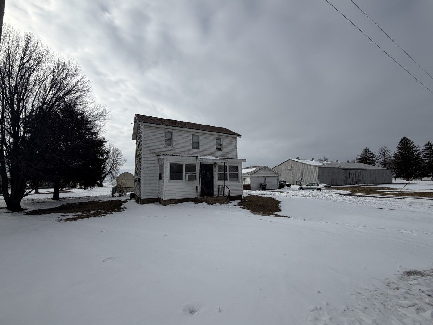 215 Grove Street — Weldon, IL 61882