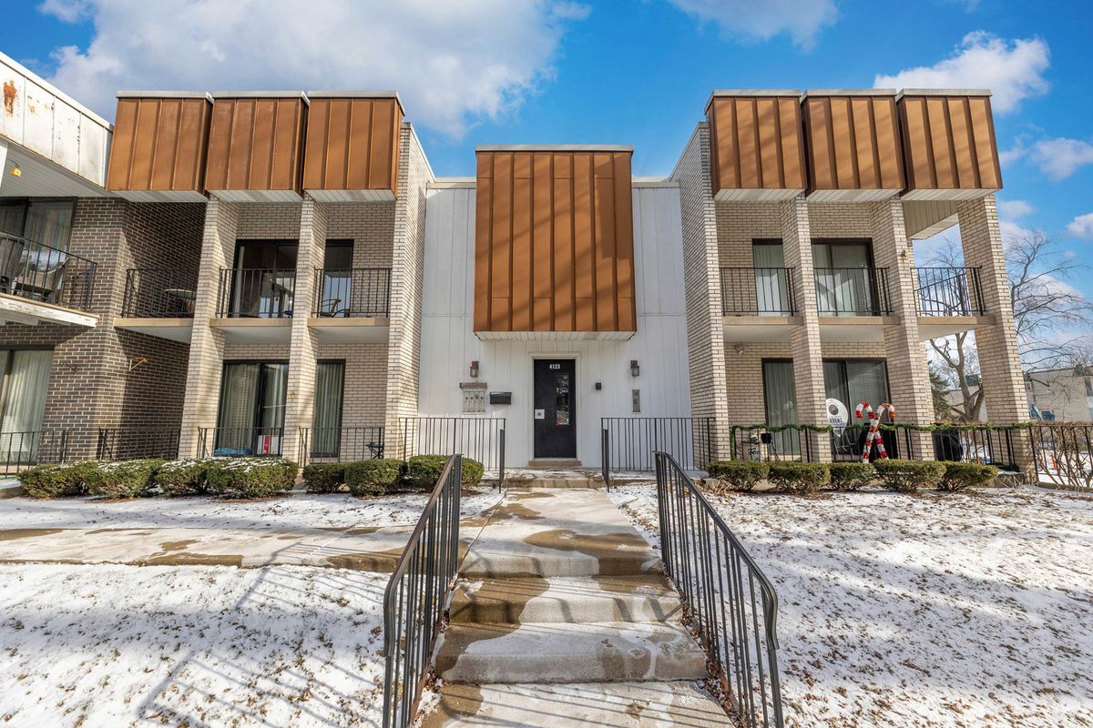 4123 98th Street, Oak Lawn, IL 60453