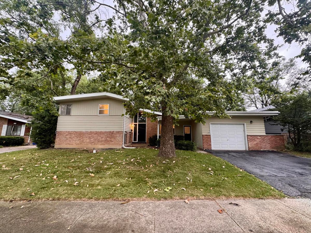 129 Warwick Street, Park Forest, IL 60466