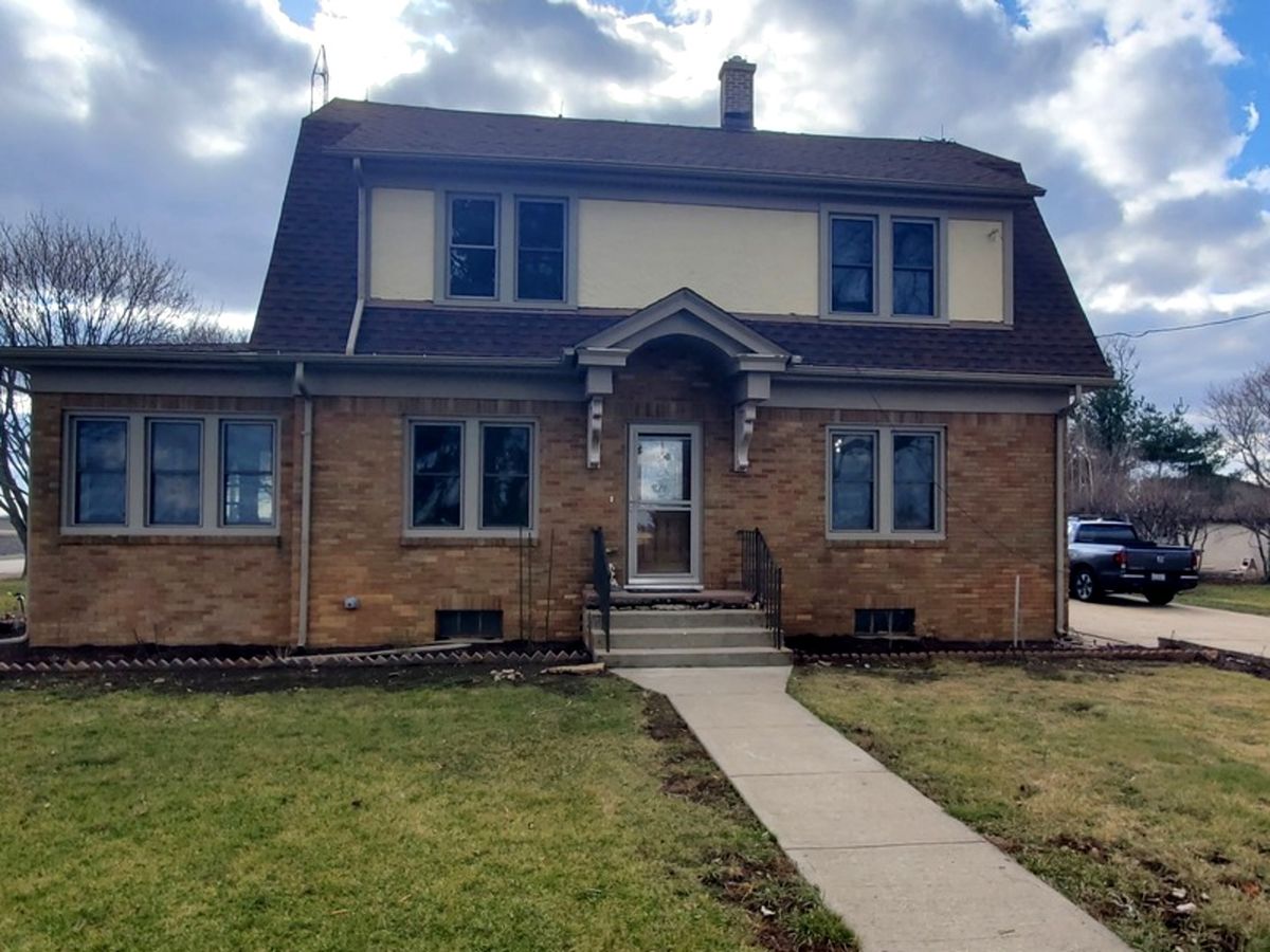 310 Genoa Road, Genoa, IL 60135