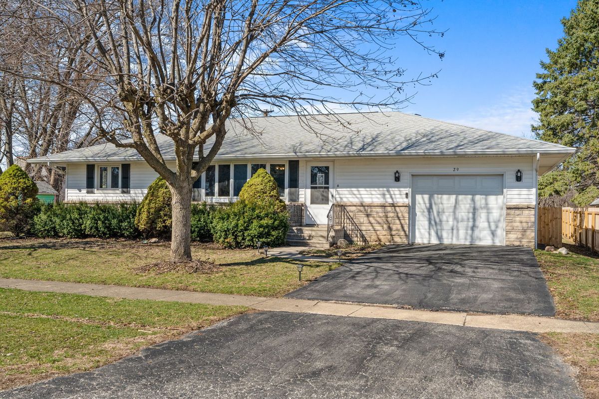 29 W Oak Street, Piper City, IL 60959