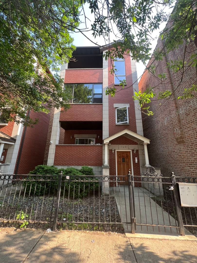 723 W 31st Street #2 — Chicago, IL 60616