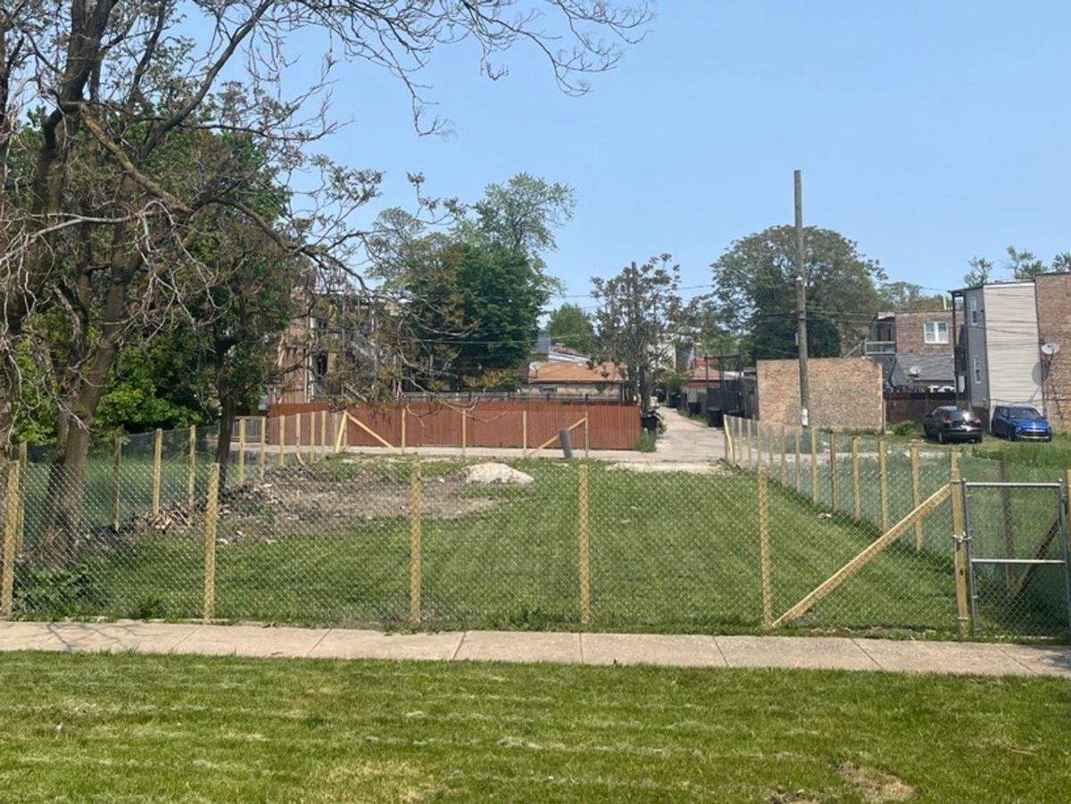 3914 Huron Street, Chicago, IL 60624