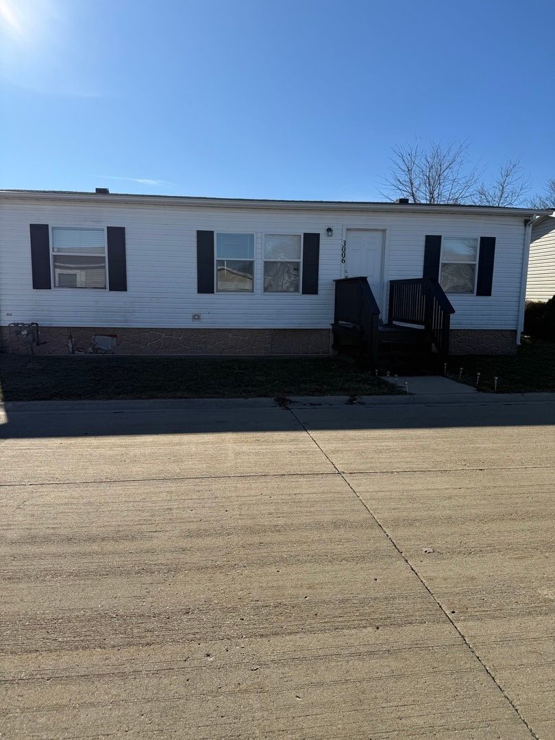 3006 Iris Way — Bloomington, IL 61705